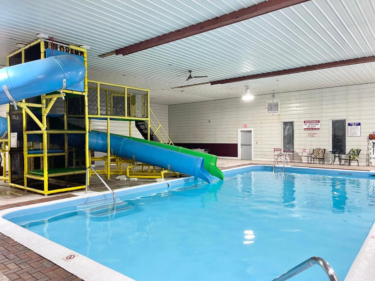 Camp Inn Lodge Oscoda Kültér fotó