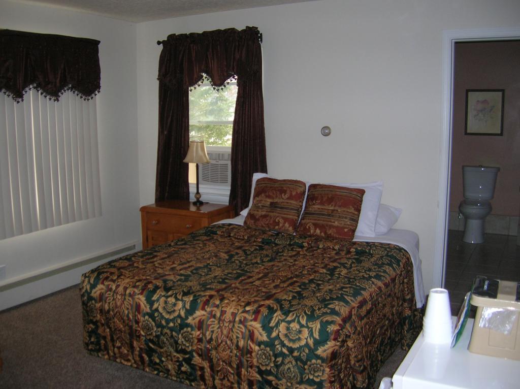 Camp Inn Lodge Oscoda Kültér fotó