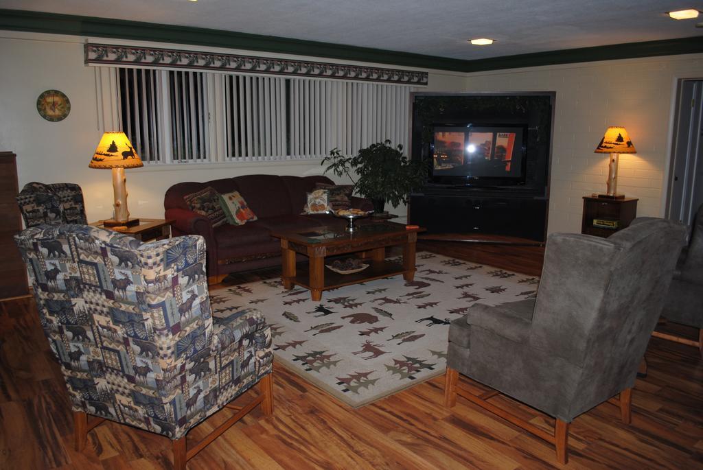 Camp Inn Lodge Oscoda Kültér fotó