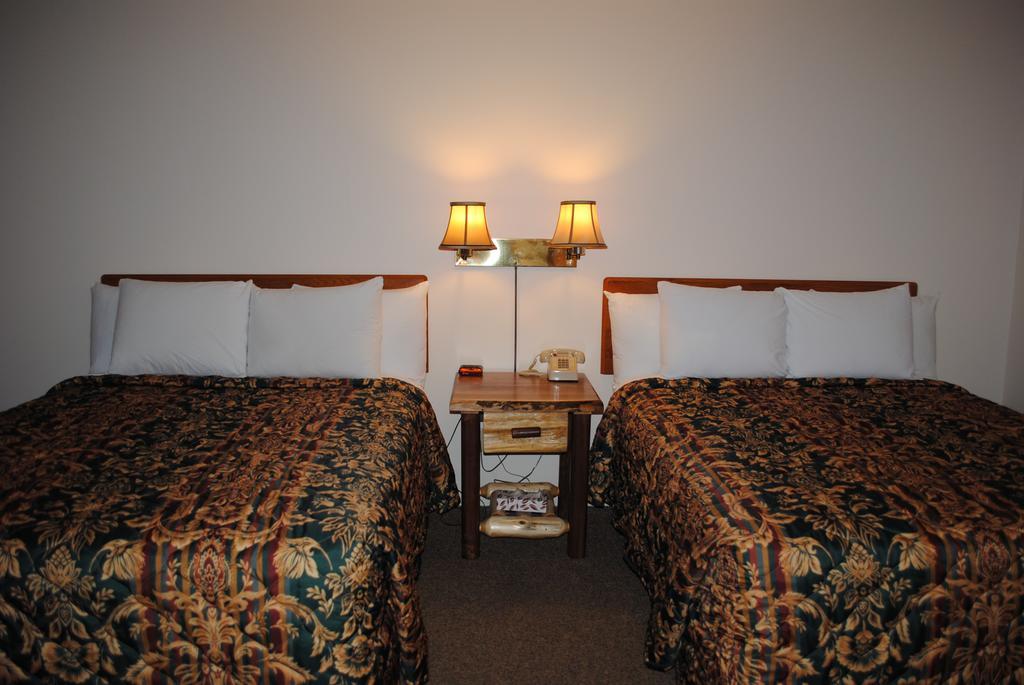 Camp Inn Lodge Oscoda Kültér fotó